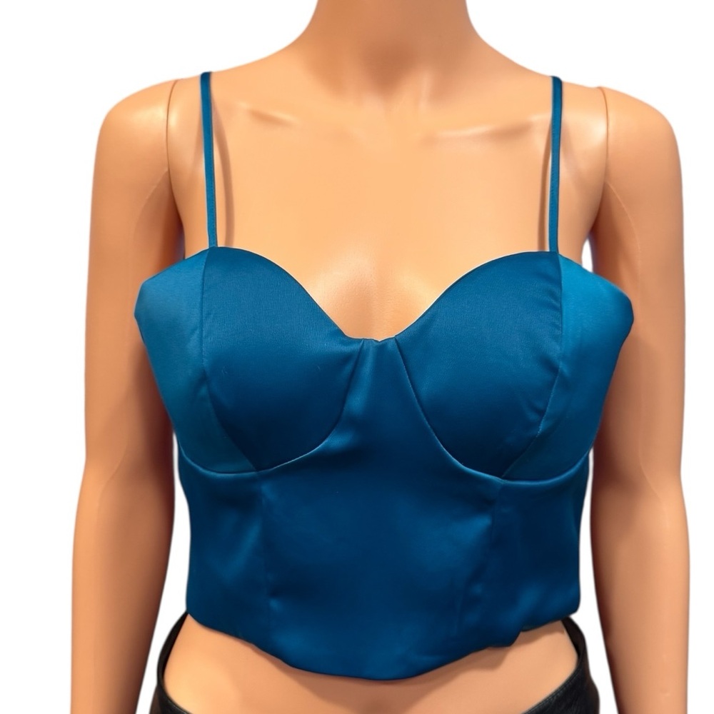 NWOT SINCERELY JULES Padded Bustier Satin Effect Crop Top Blue
PTP 15 Length 14